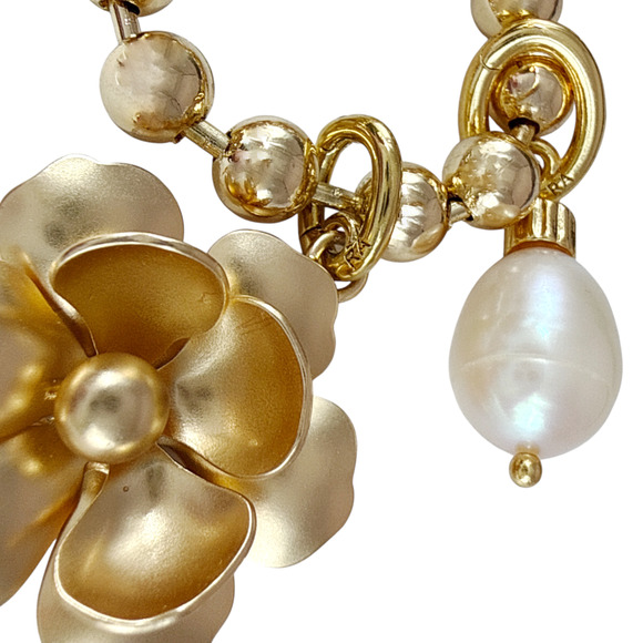 ROXANNE ASSOULIN The Flower Meets The Pearl Necklace - Picture 8 of 12